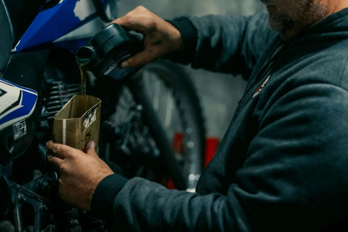 2 stroke oil mix ratio bottle