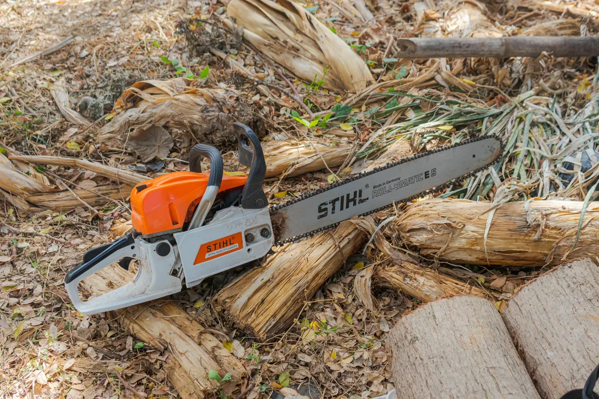 chainsaw two-stroke oil