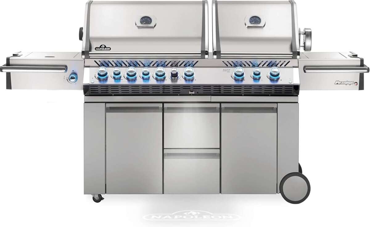 Napoleon Prestige PRO 825 RSBI Natural Gas Grill: Infrared Burners, St