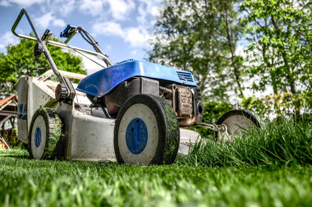 what is the best way to sharpen lawn mower blades